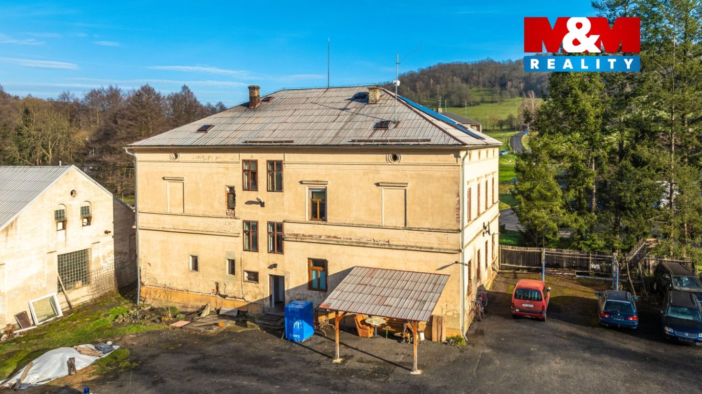 pohled z areálu na RD