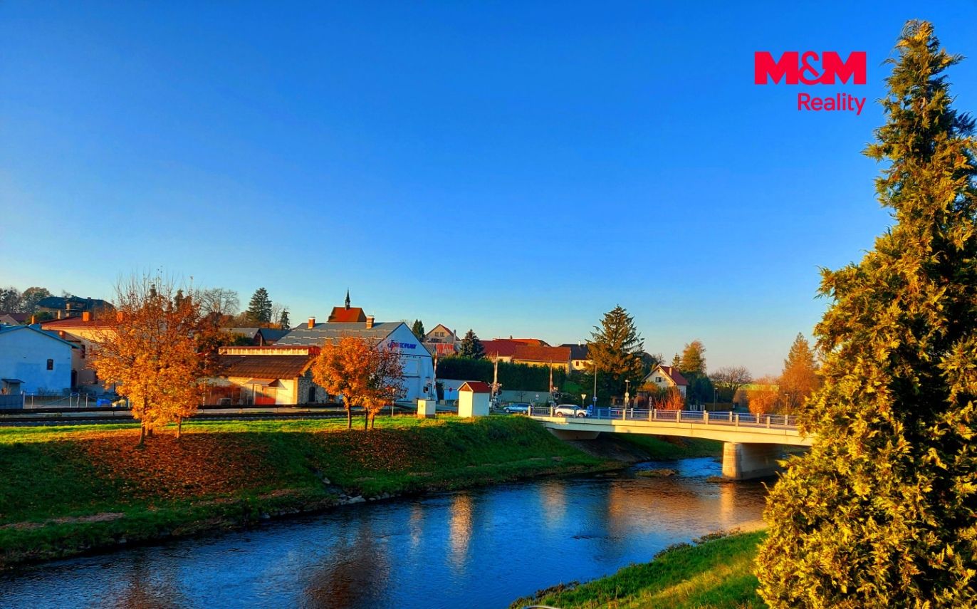 výhled z oknaa.jpg