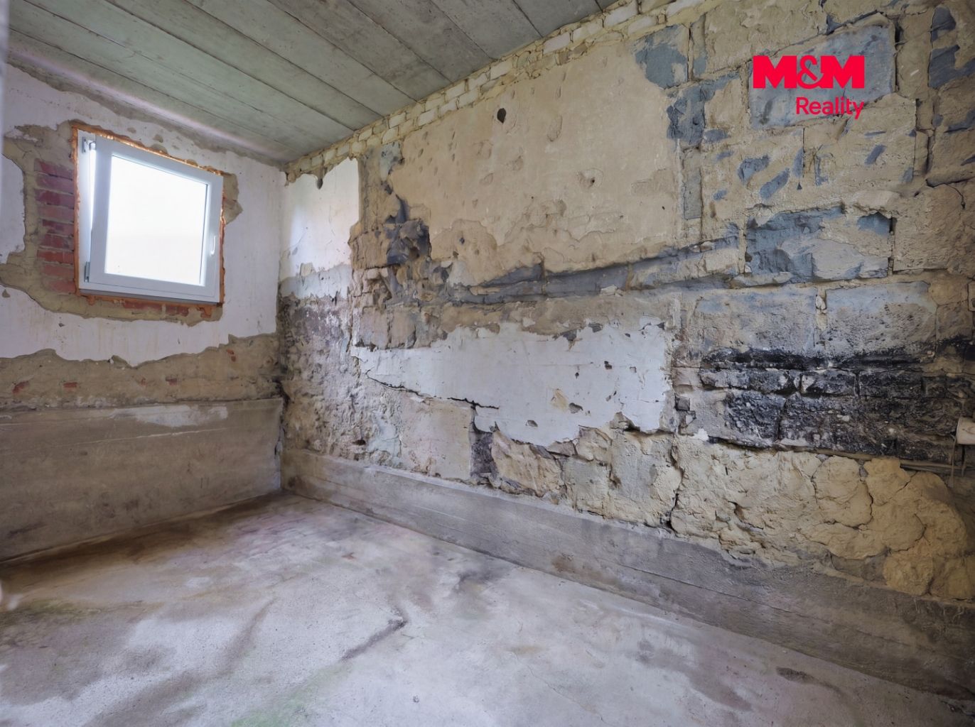 jen_vykliď_místnost_202604161944.jpeg