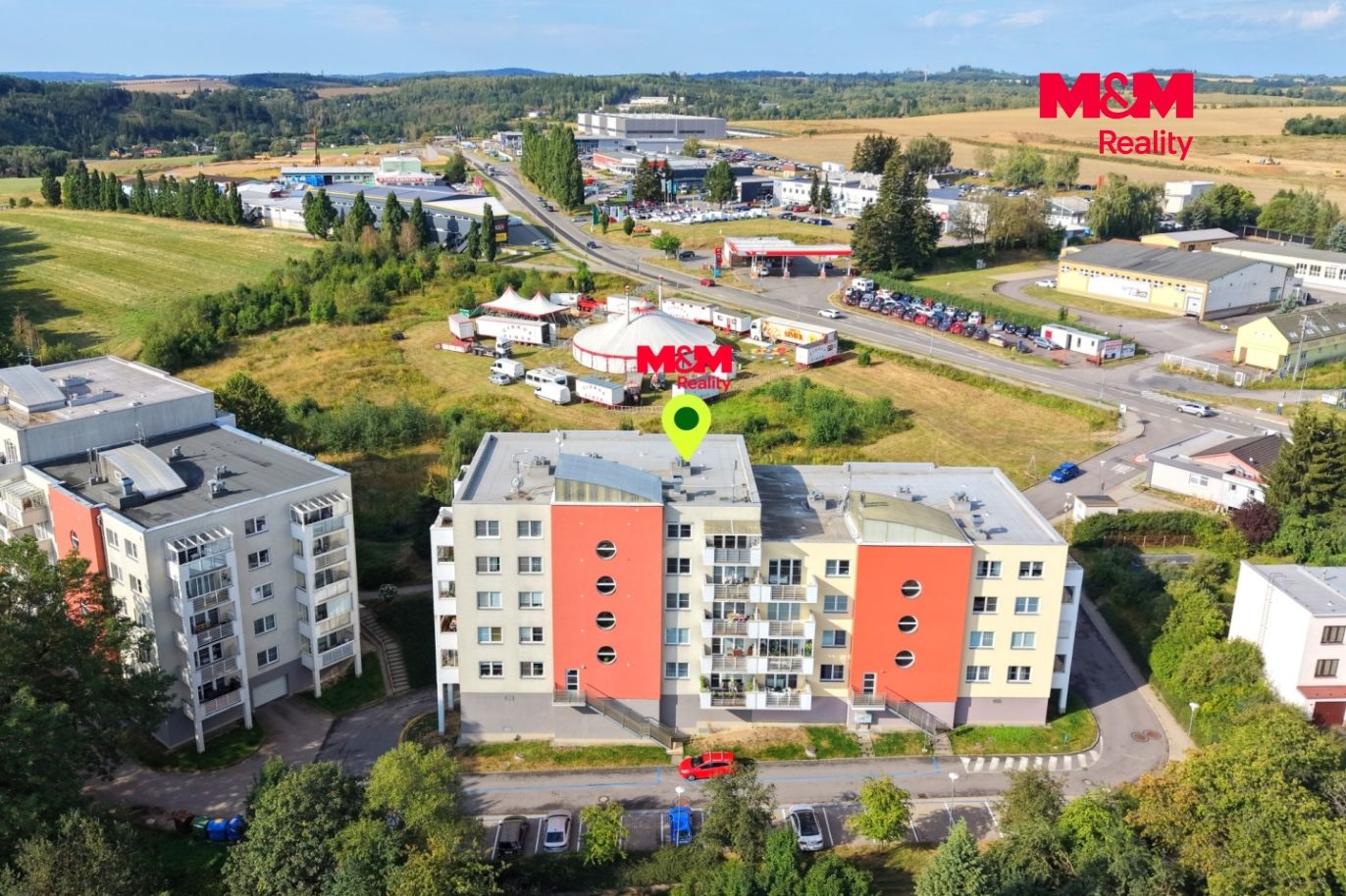 Dům a okolí