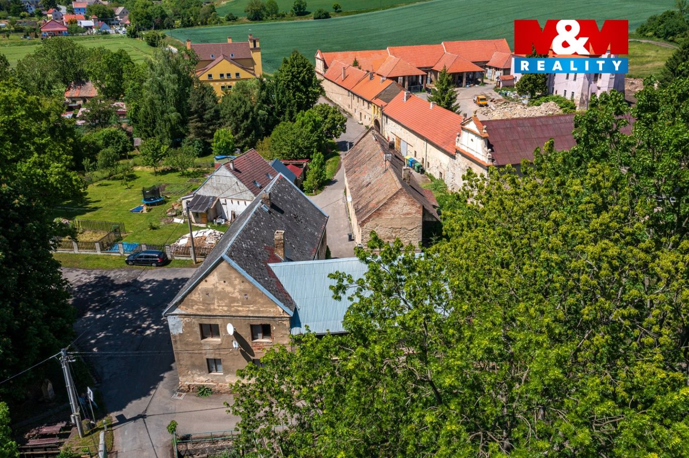 .dům a okolí