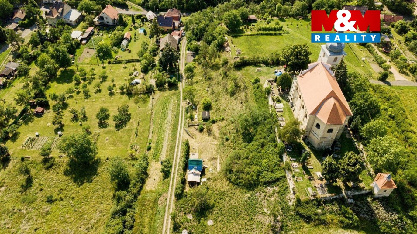 Letecký pohled na zahrado a okolí