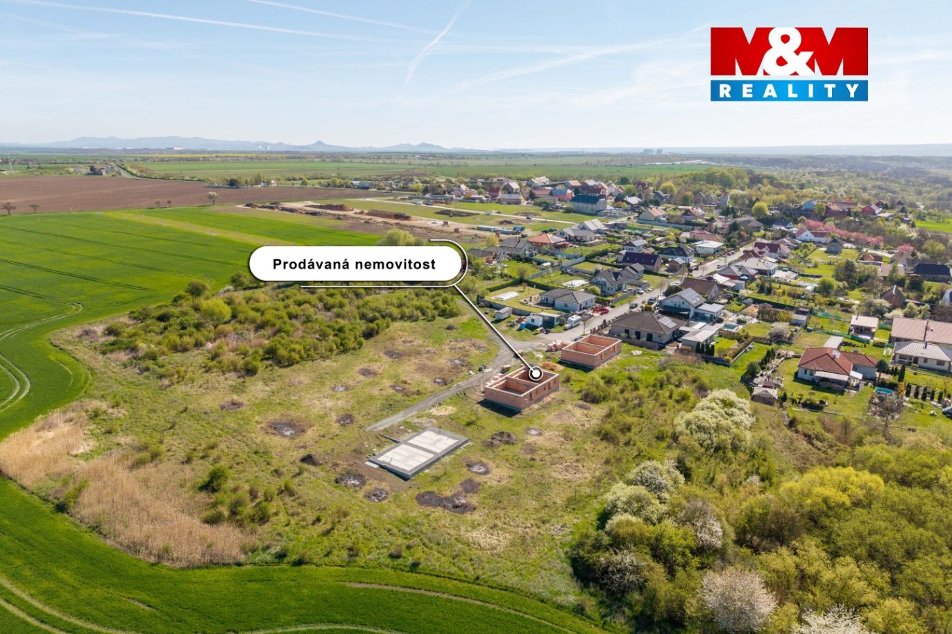 Pohled na nemovitost a okolí