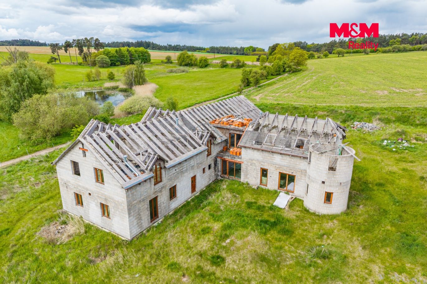Dům
