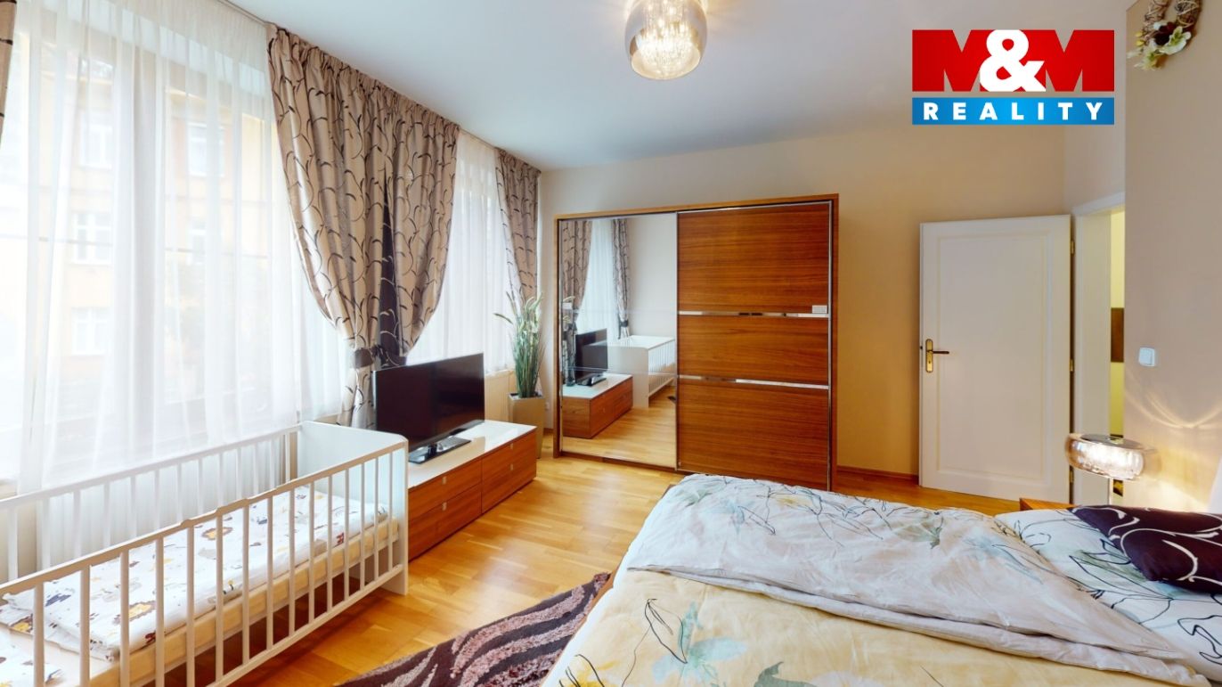Byt-3kk-111m2-Moravska-Karlovy-Vary-Bedroom-scaled.jpg