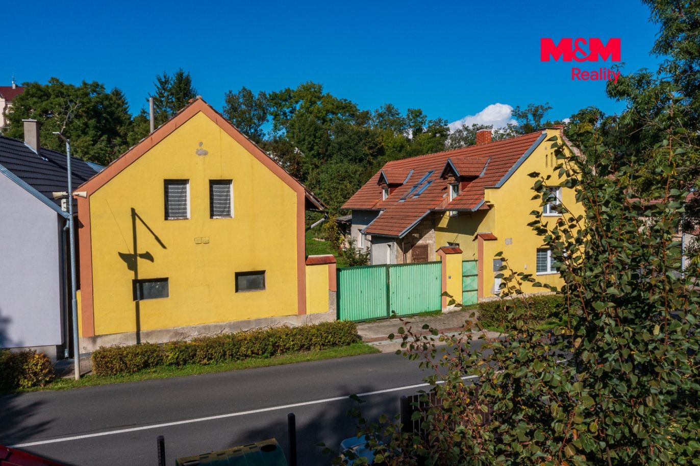 Dům