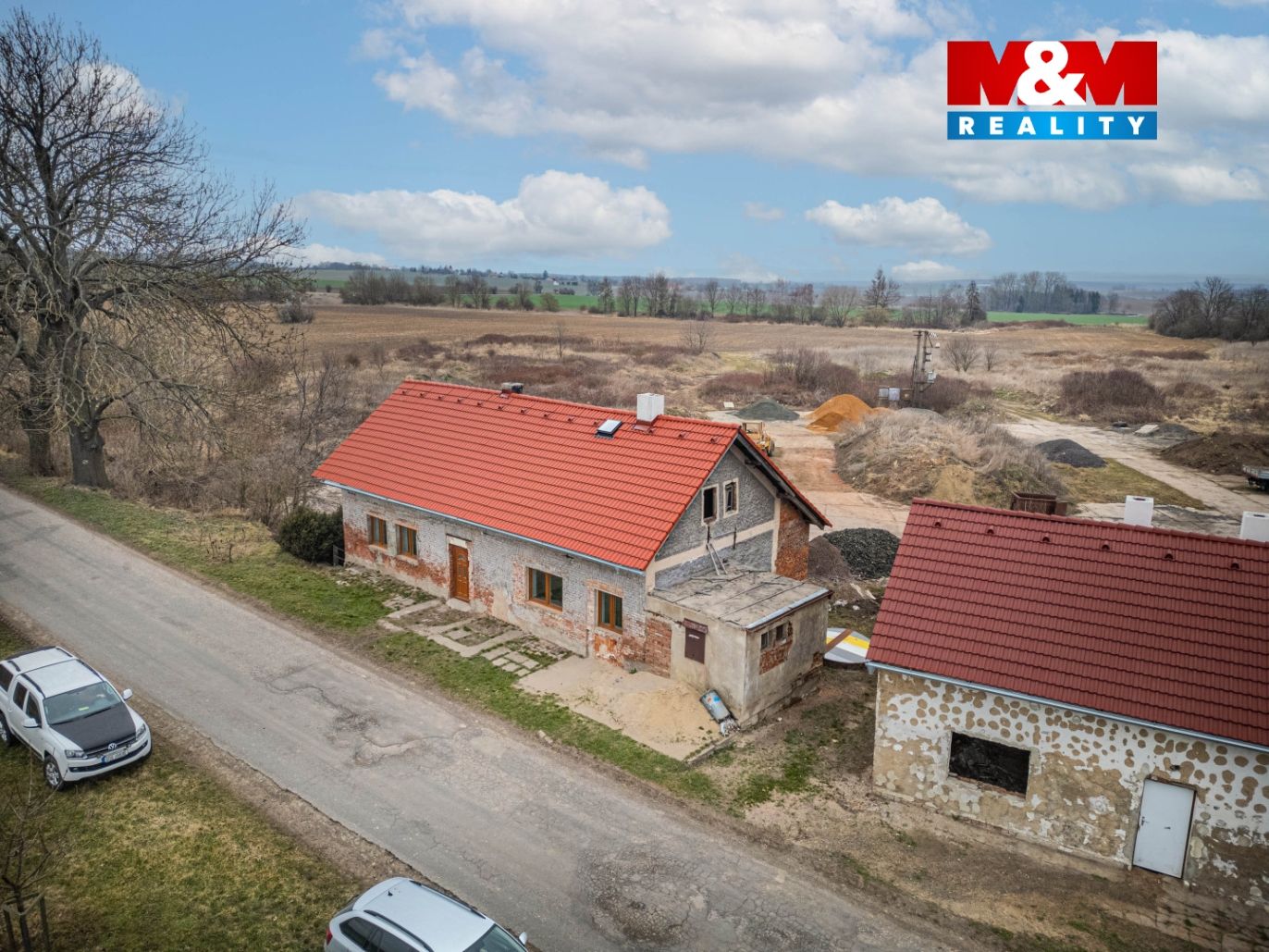 Dům