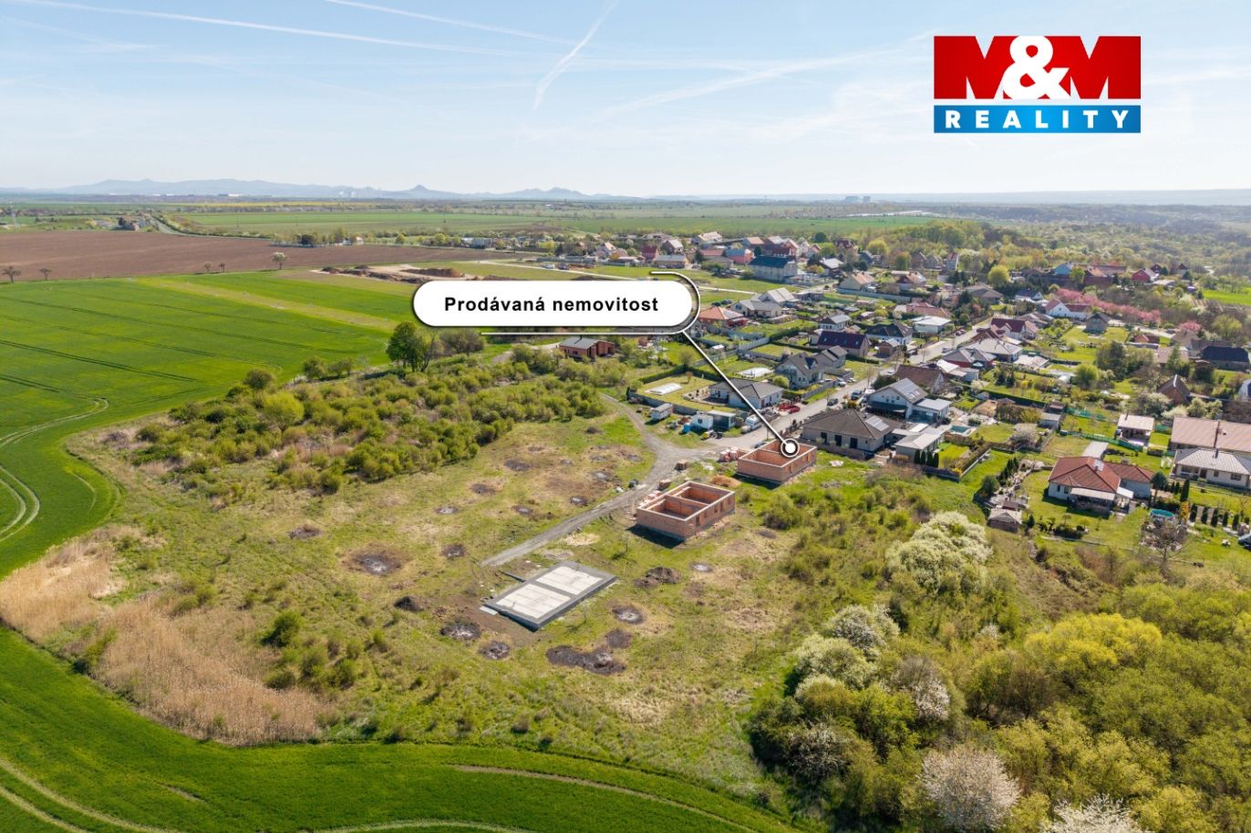 Pohled na nemovitost a okolí