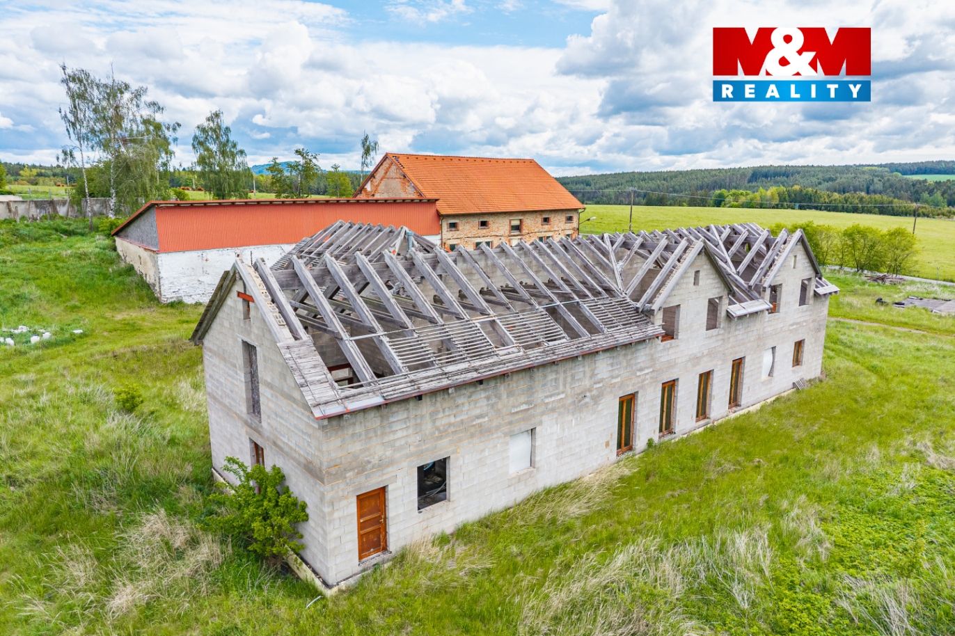 Dům