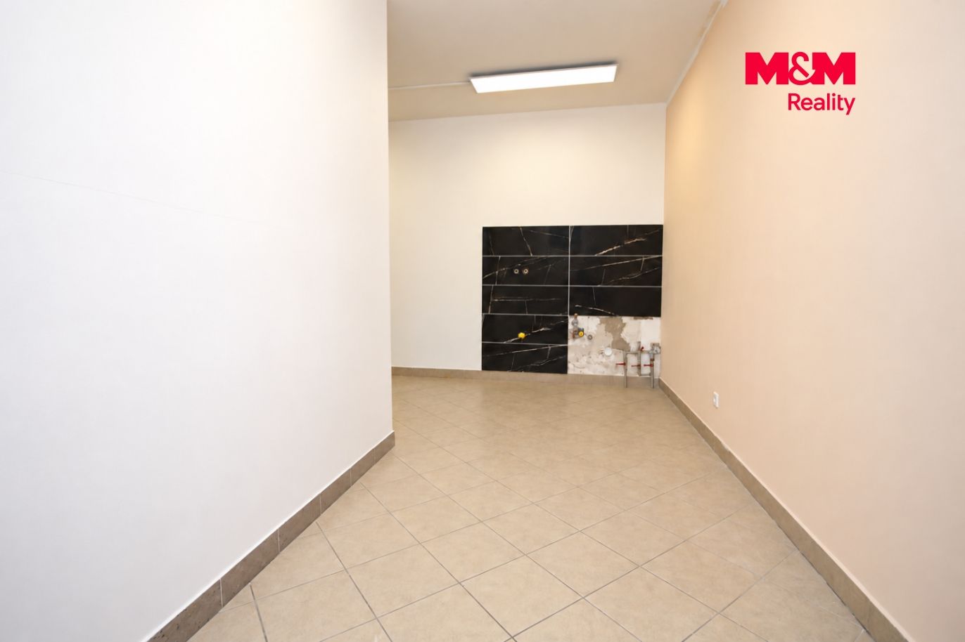 Minimalist utility hallway with plumbing alcove.png