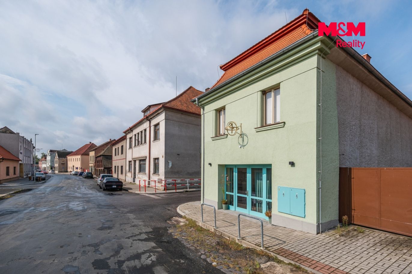 Dům