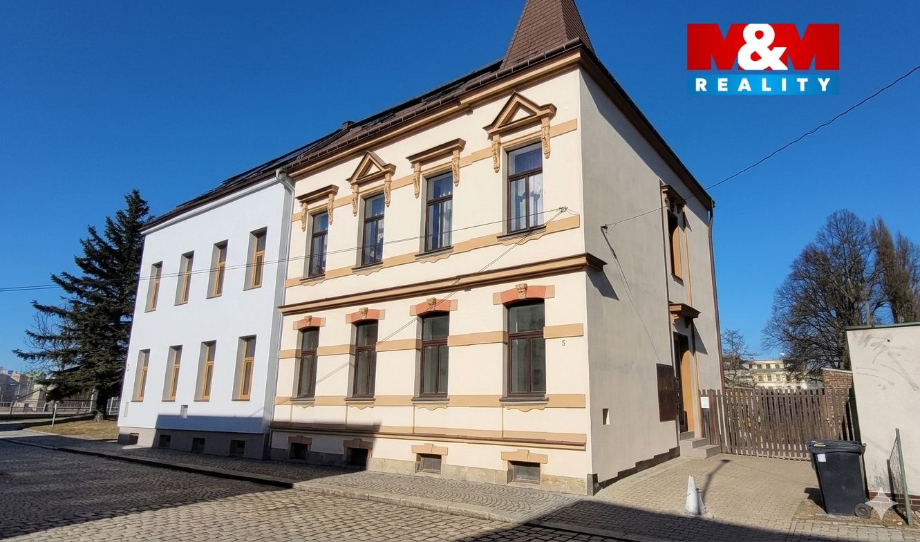 Dům