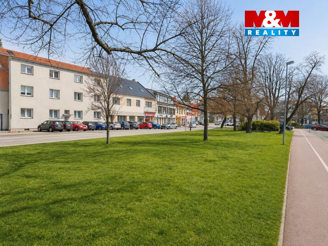 Před domem