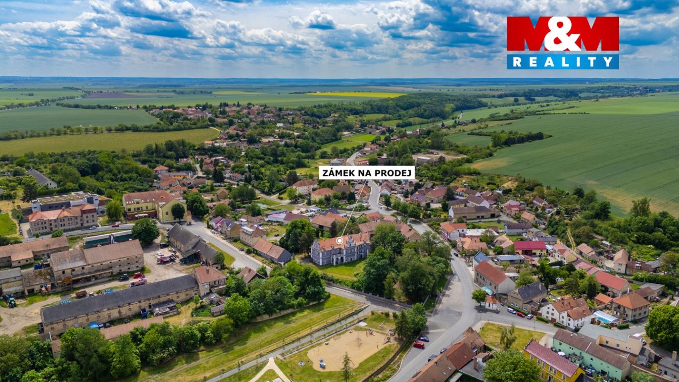 zámek a okolí