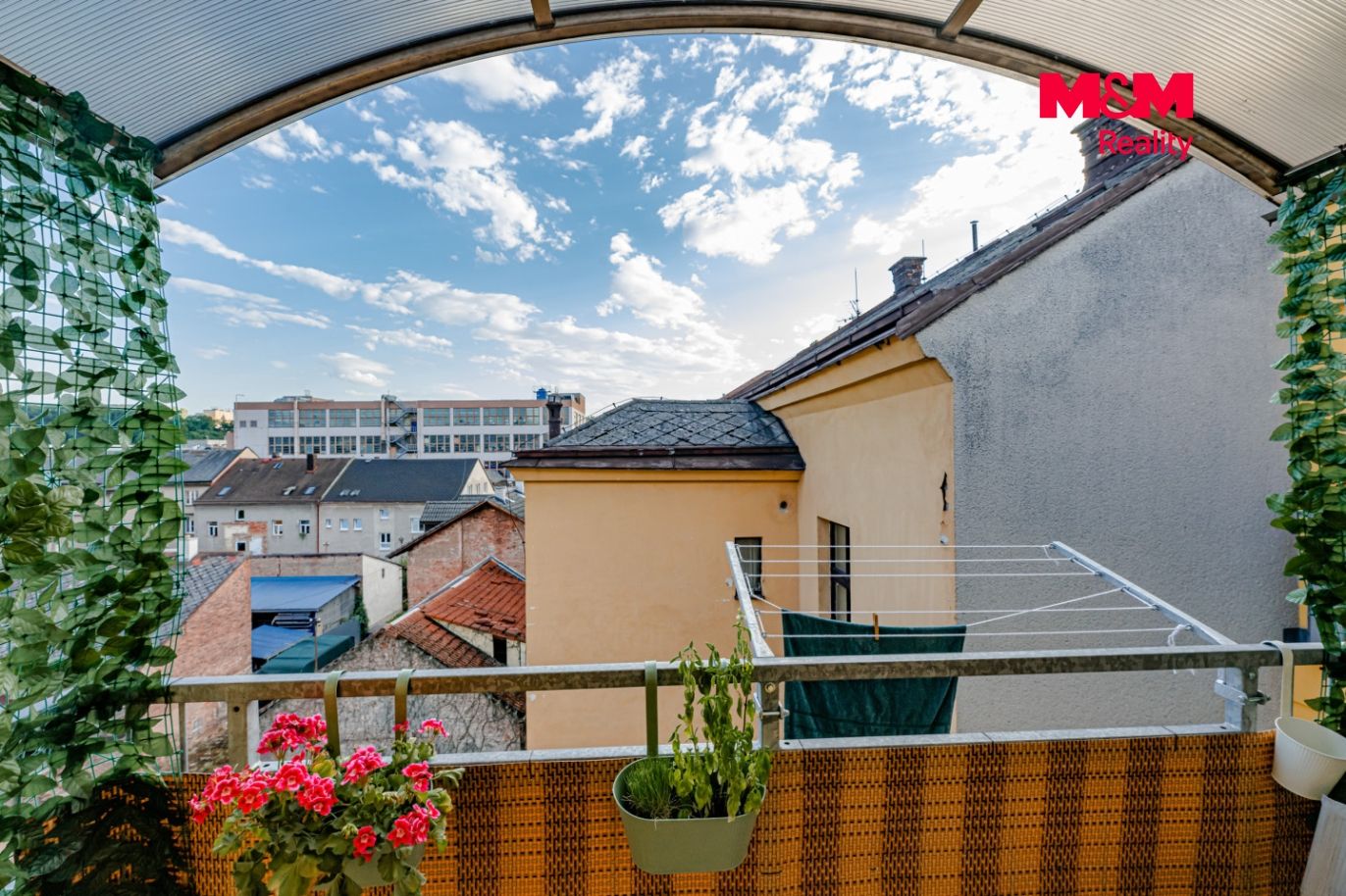 Vyhled_balkon1.jpg