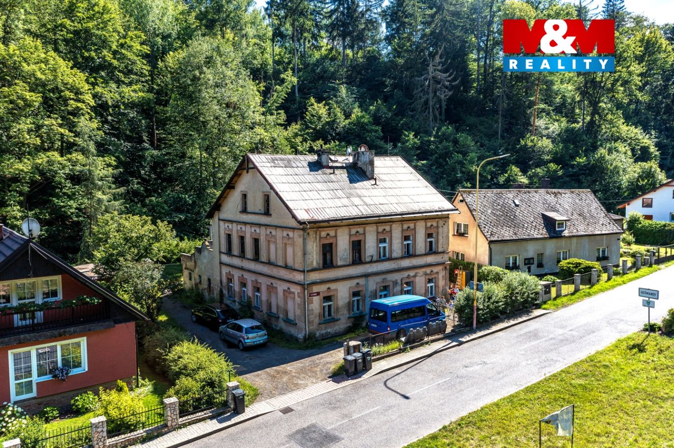 Dům