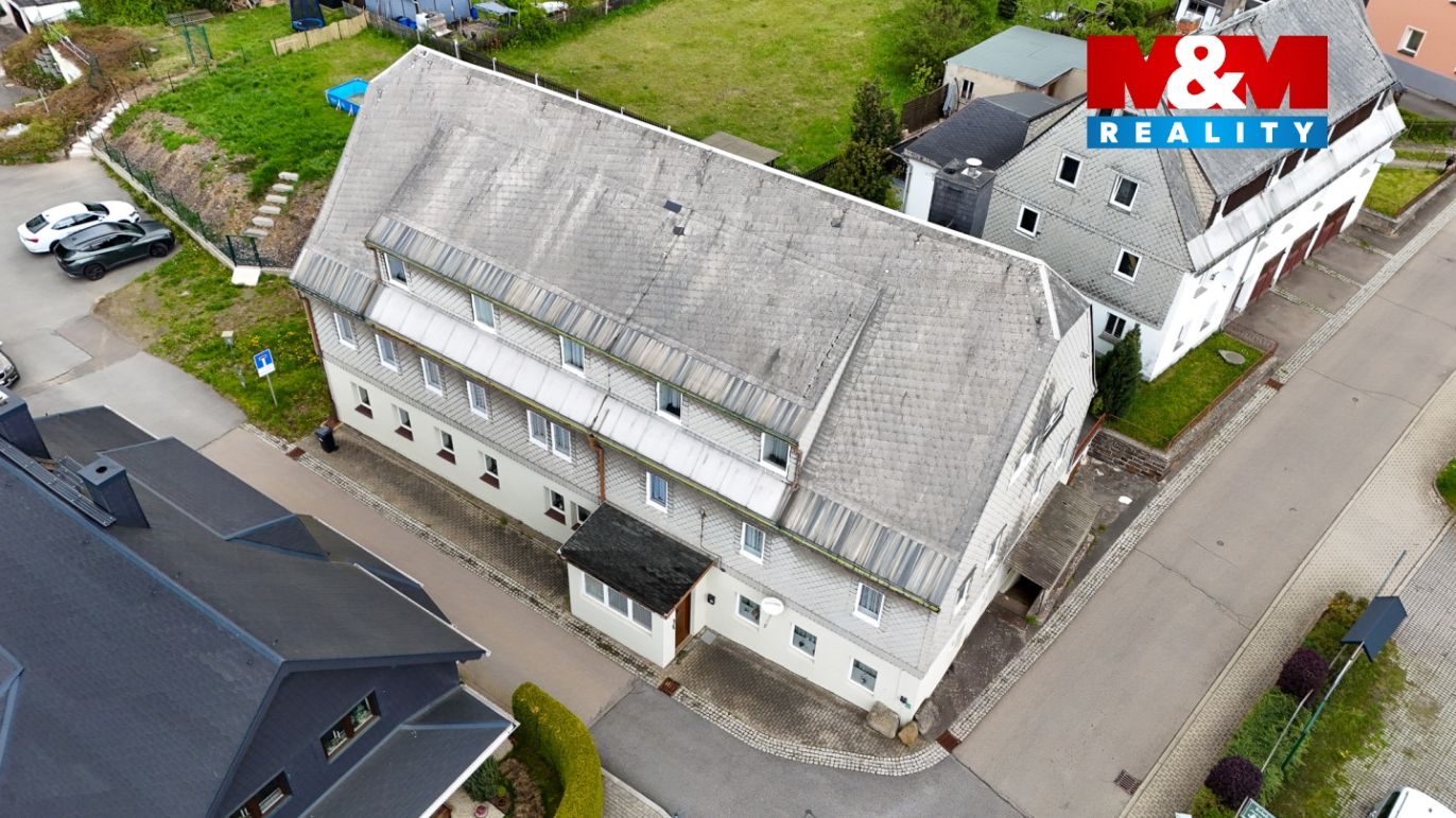 Dům