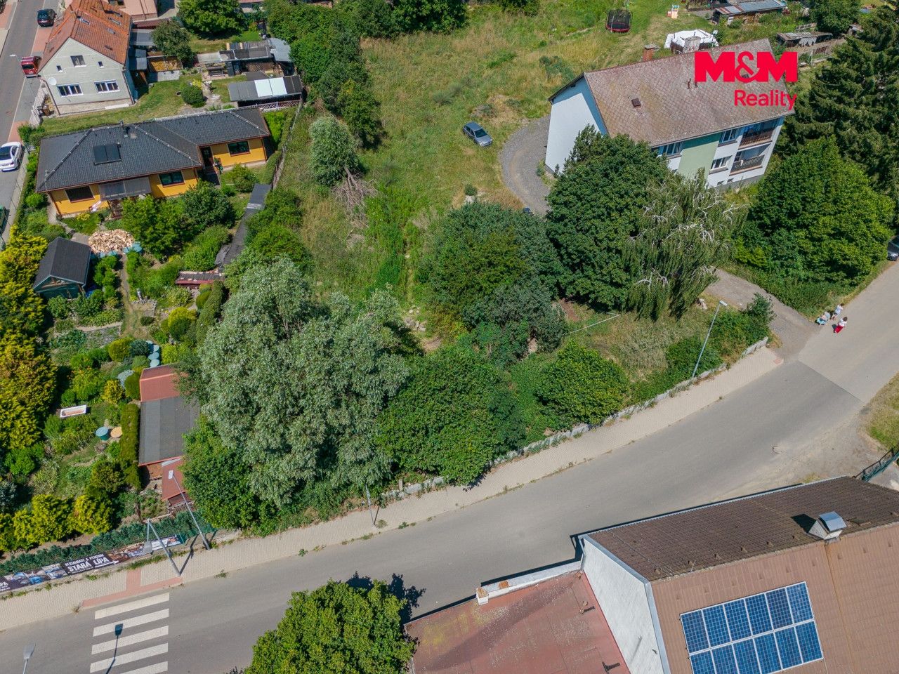 pohled na pozemek