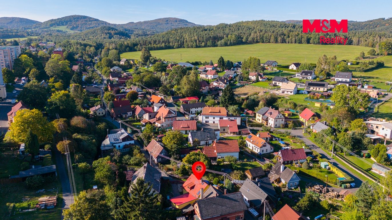 Dům a okolí