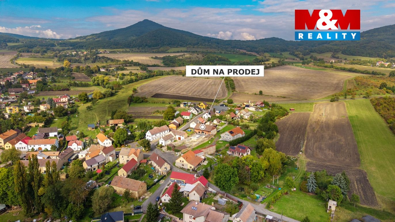 Pohled na dům a okolí
