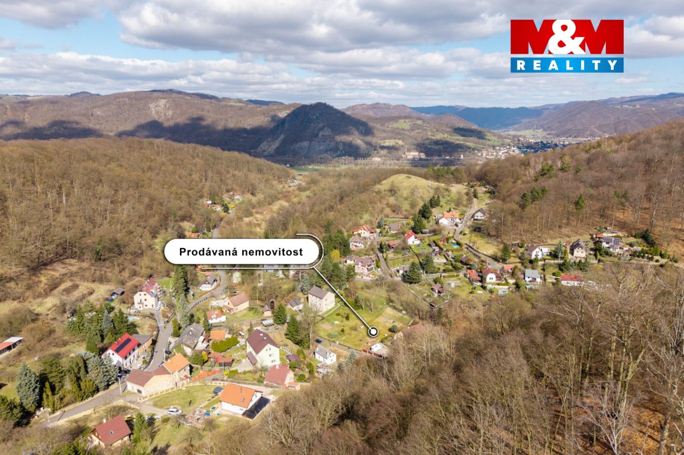Pohled na pozemek a okolí