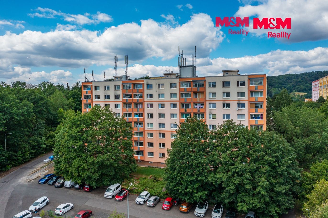 Pohled na dům a okolí