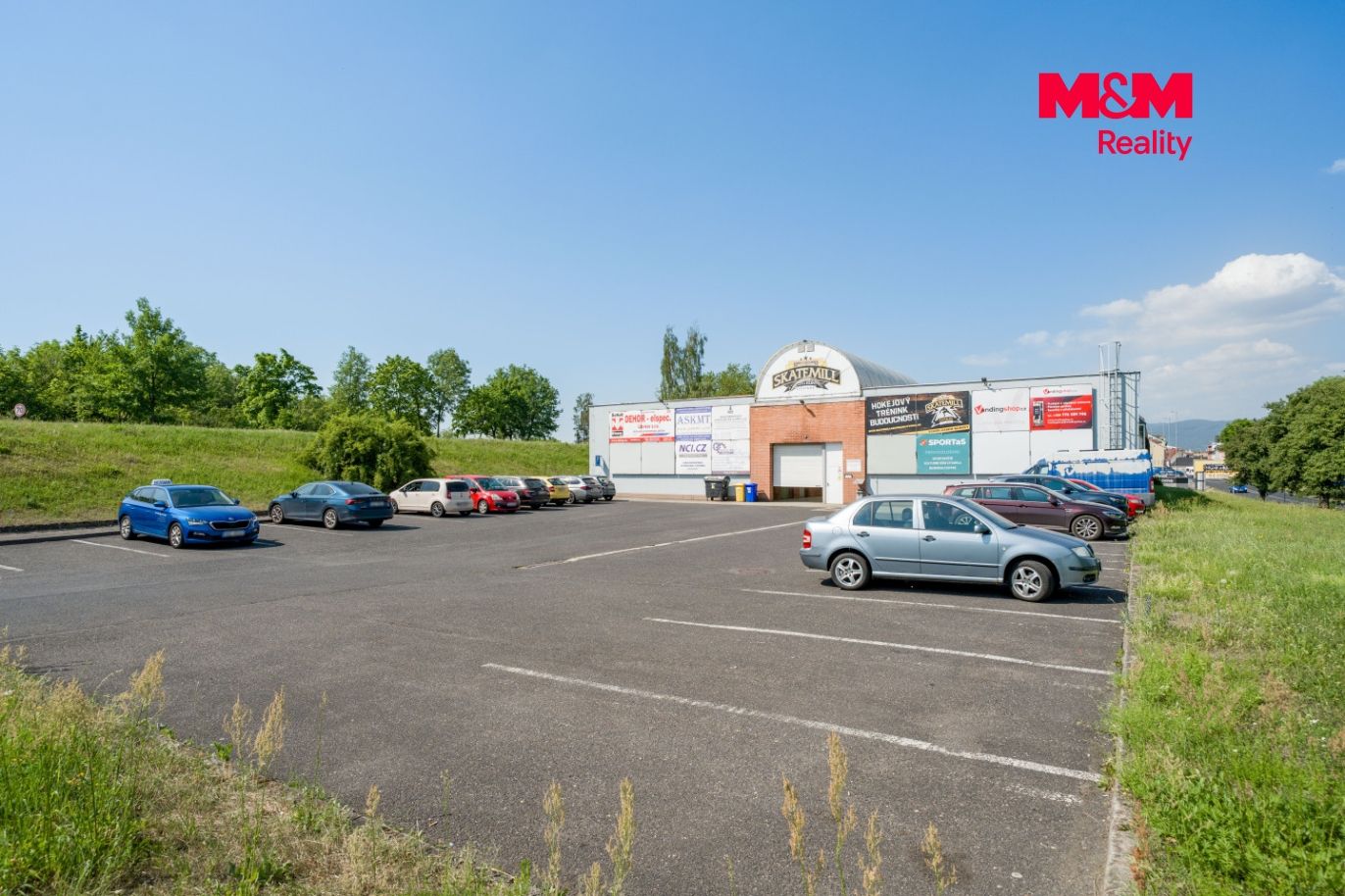 parkování před halou
