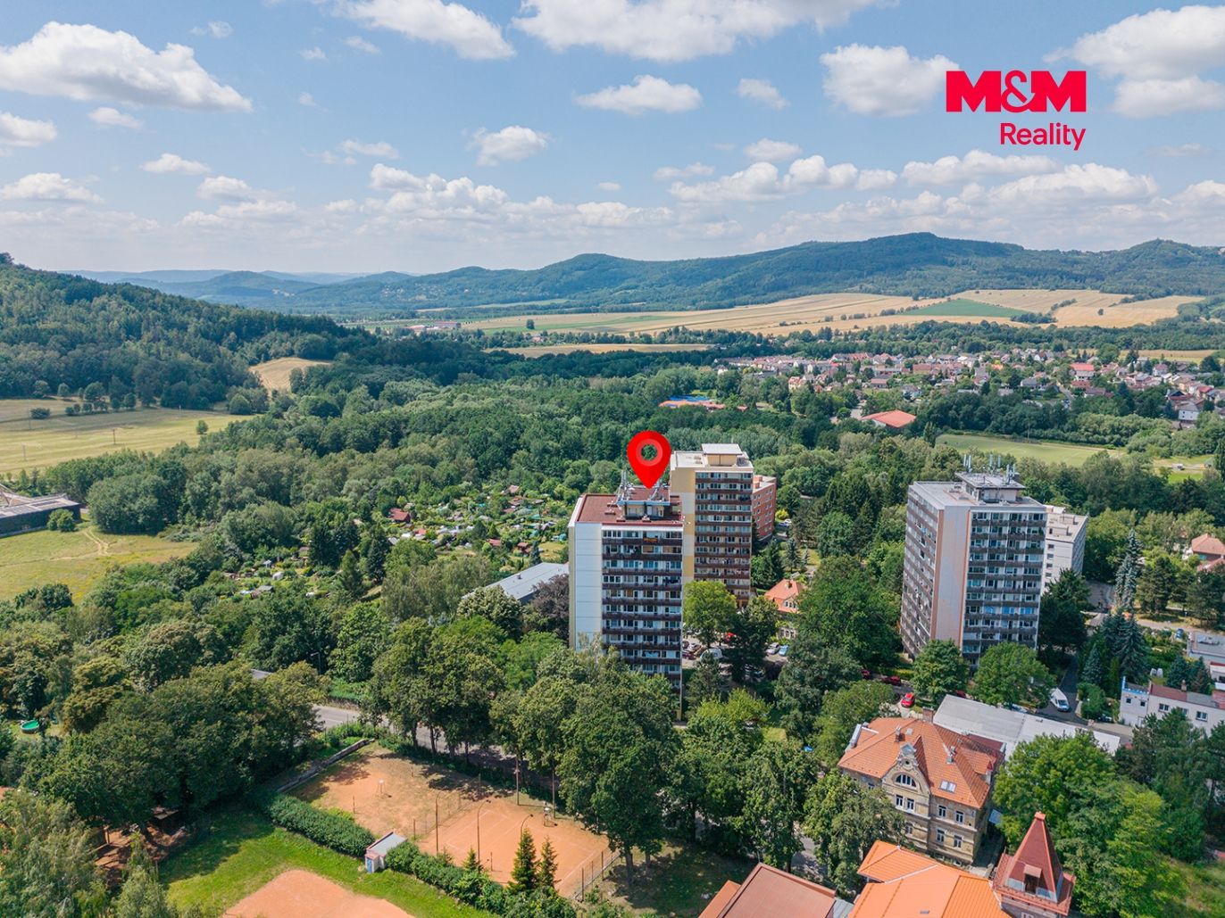 Pohled na panelový dům