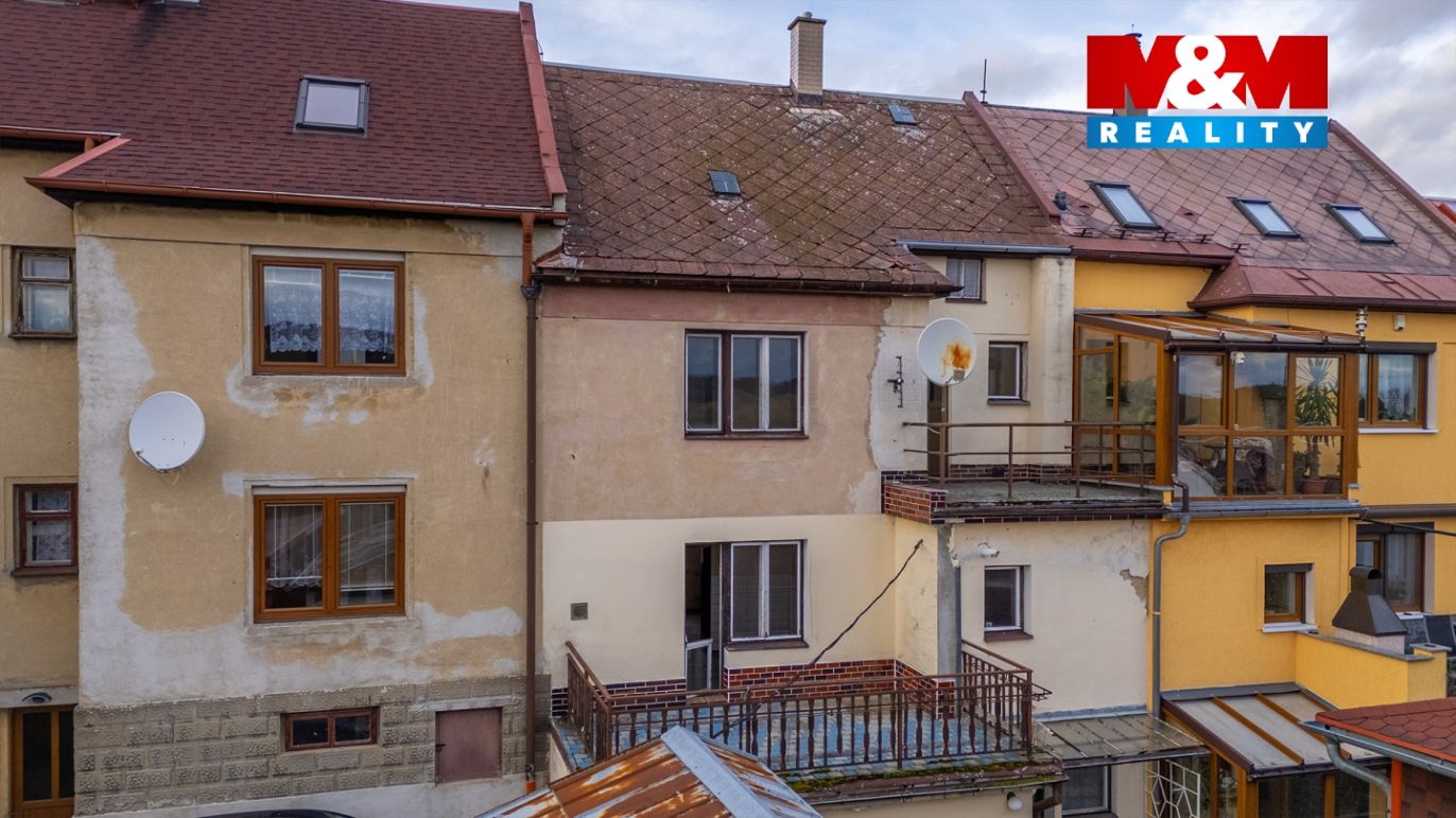 Dům