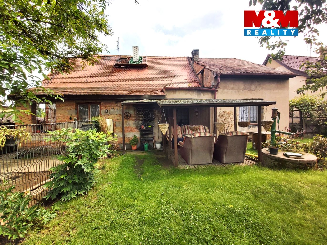 pergola s posezením