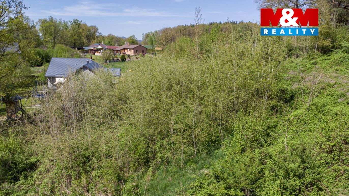 pohled na pozemek