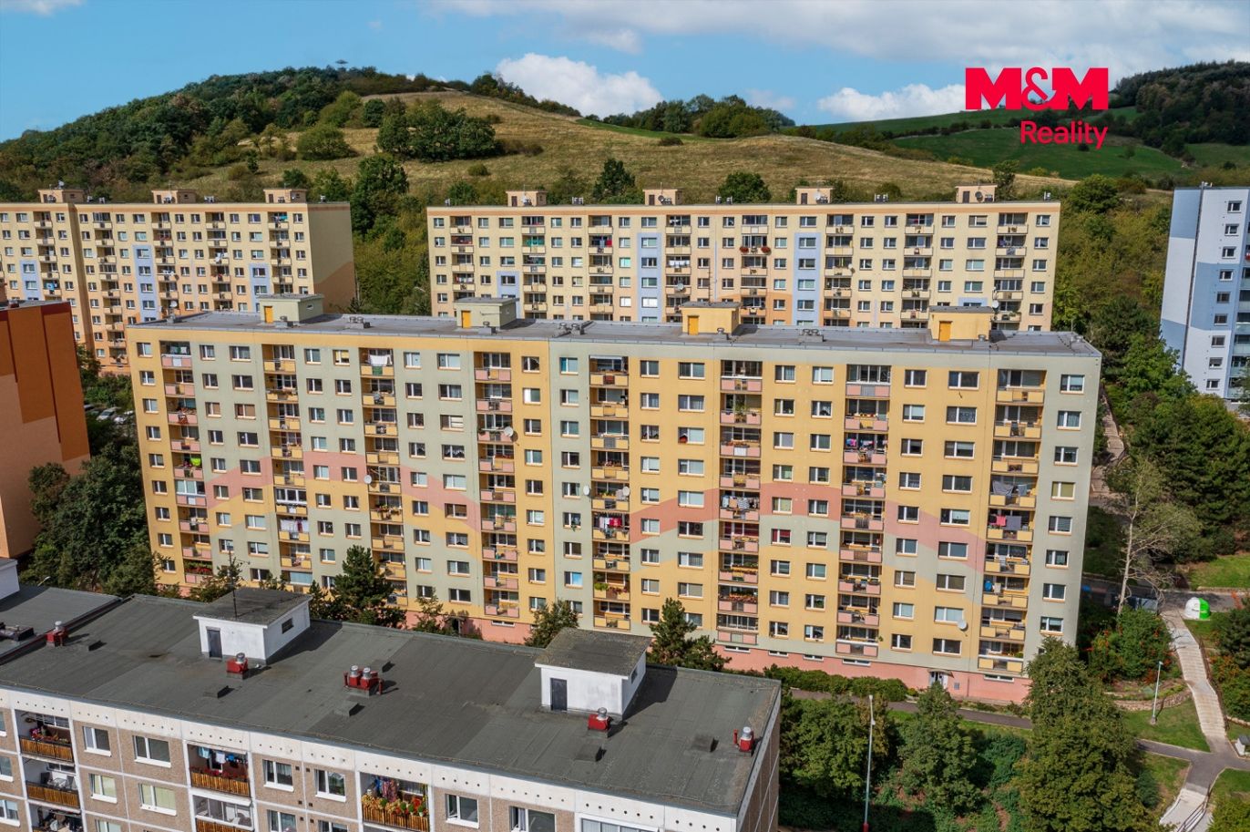 Pohled na dům a okolí