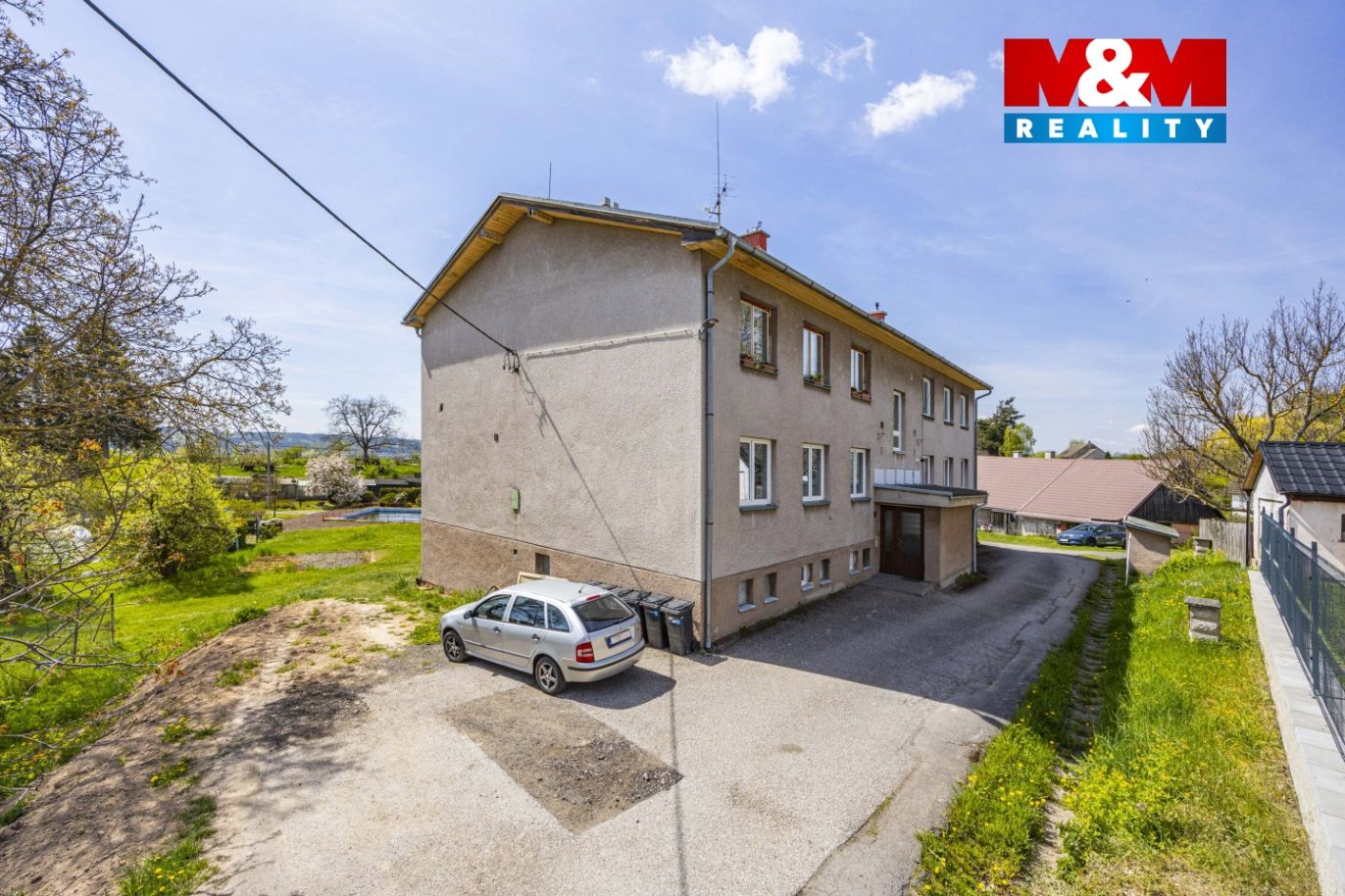 Dům