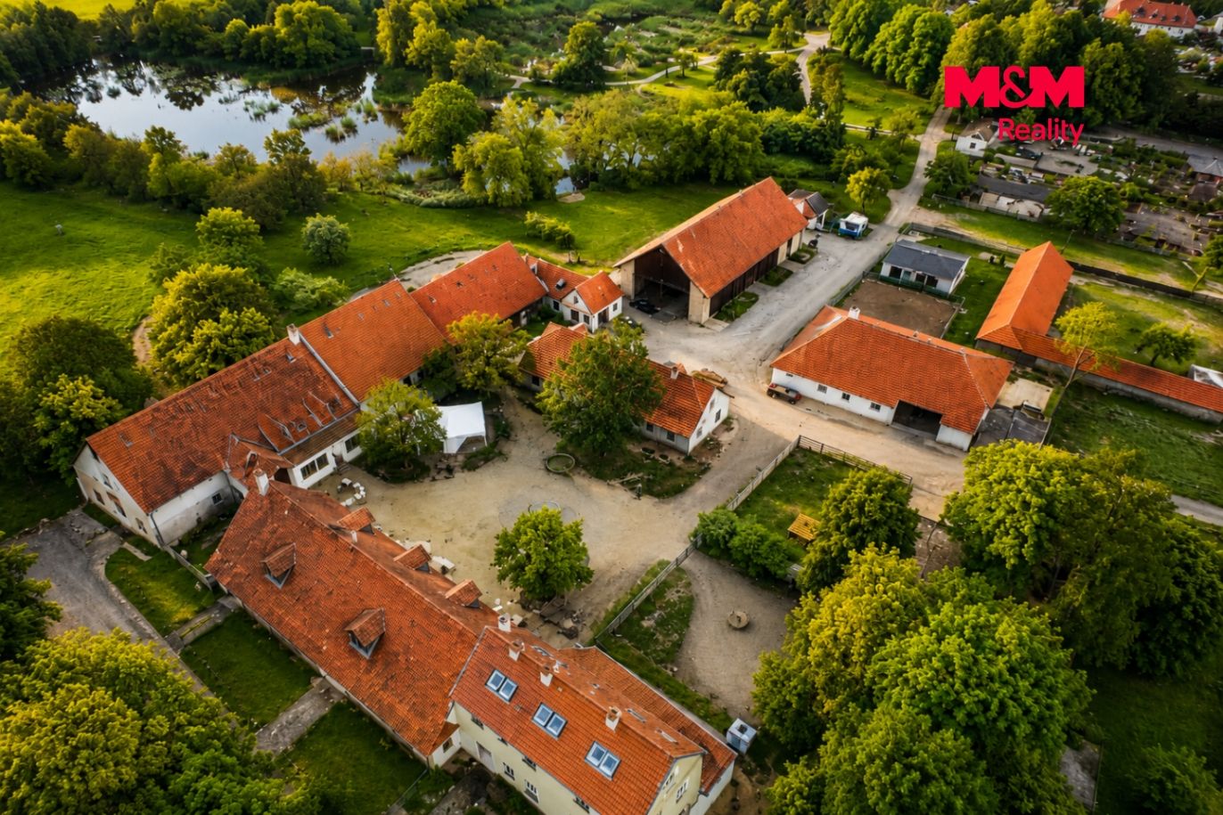 Toulcův dvůr 1.png