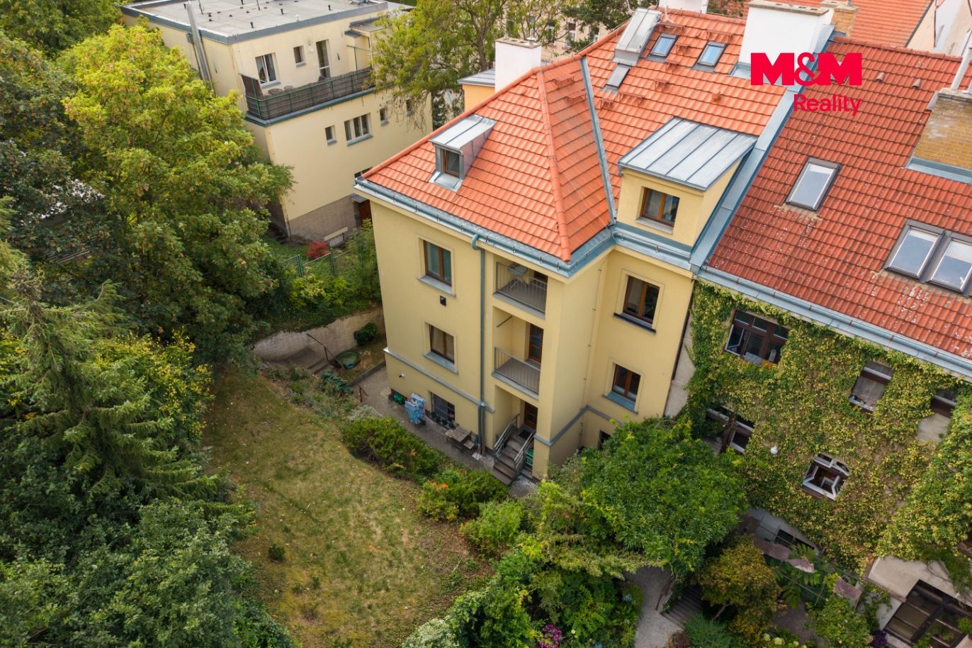 Dům