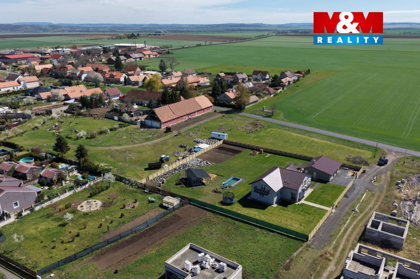 Prodej rodinného domu na klíč 6+1, 141 m², Račetice