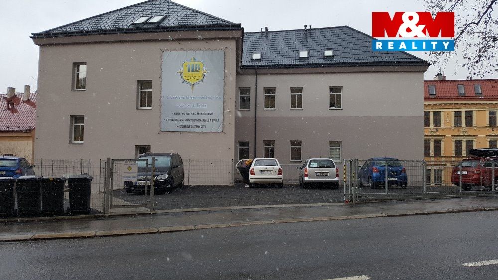 Parkoviště za domem