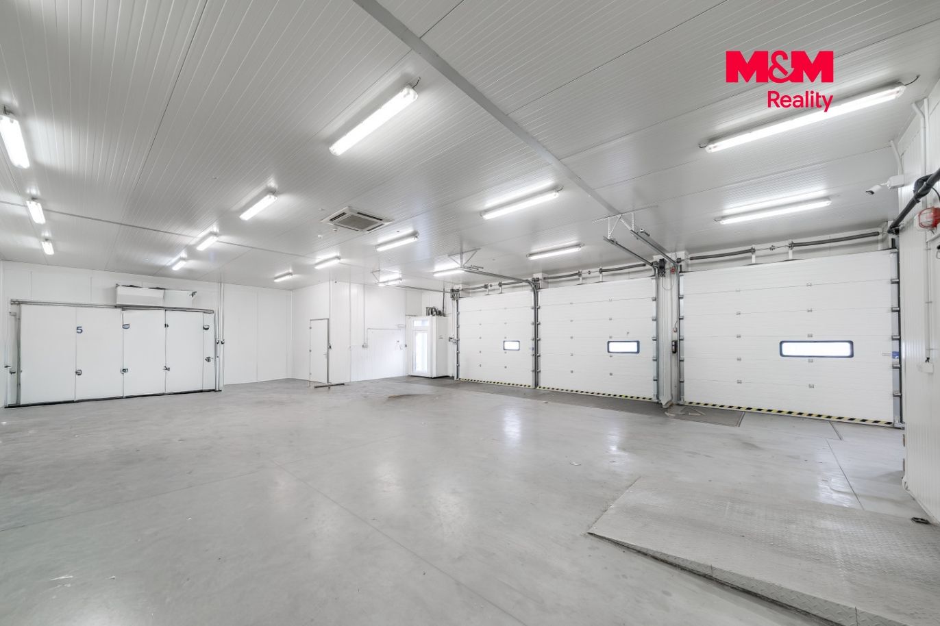 Pronájem obchodního objektu, Baška(Frýdek-Místek) 1300 m²