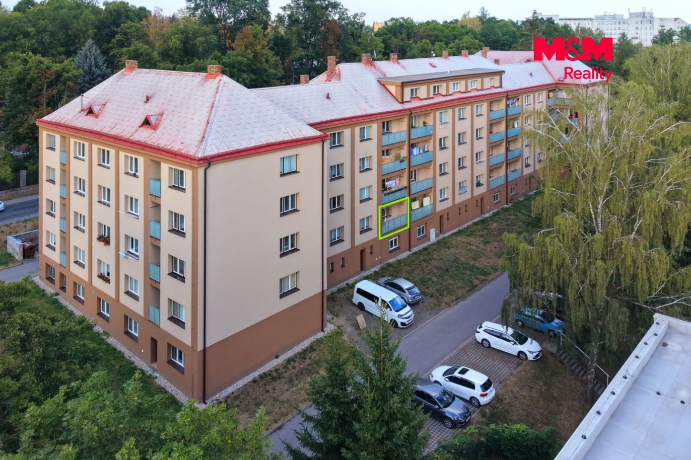 Dům a okolí