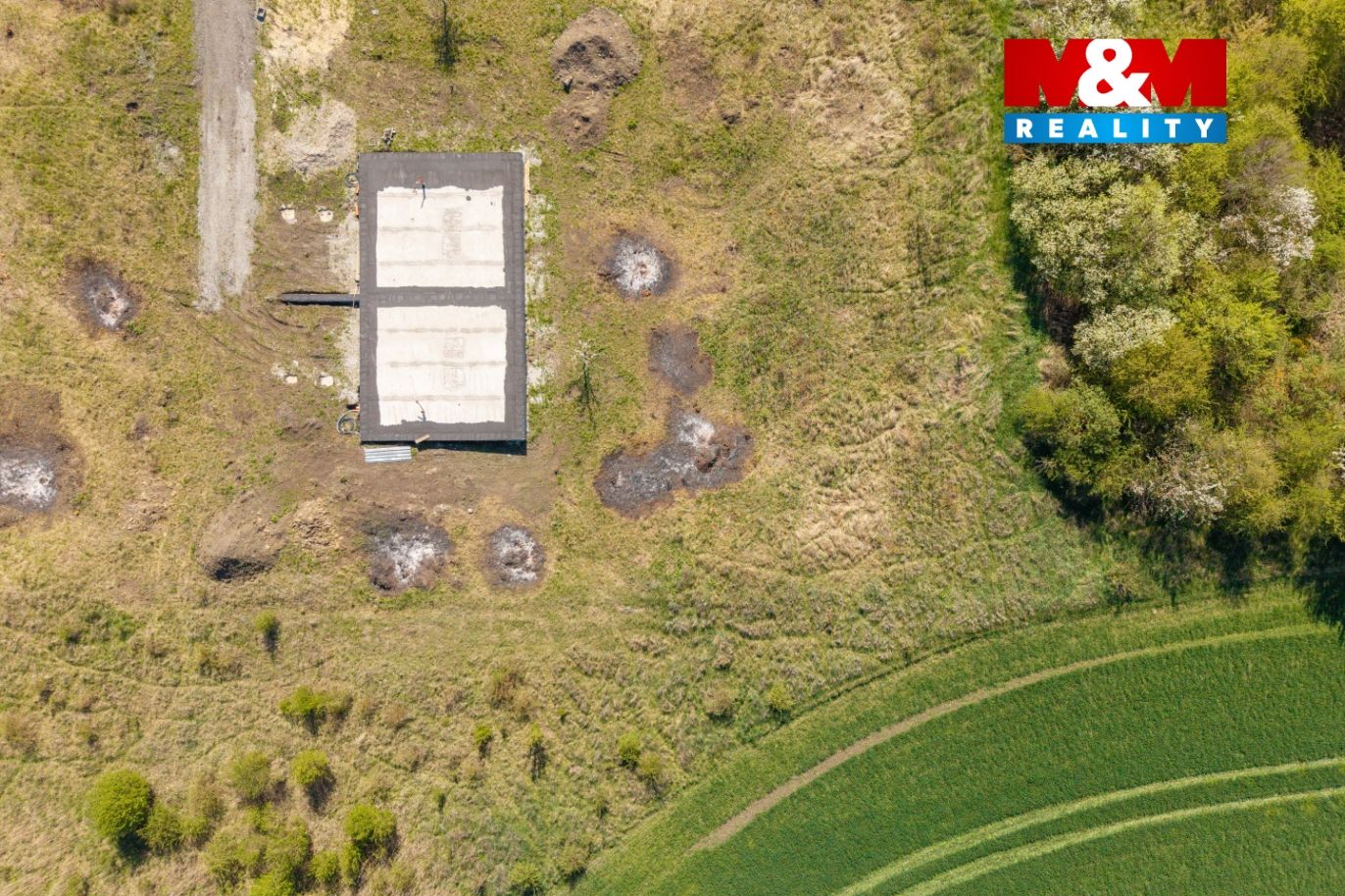 Pohled na nemovitost a okolí