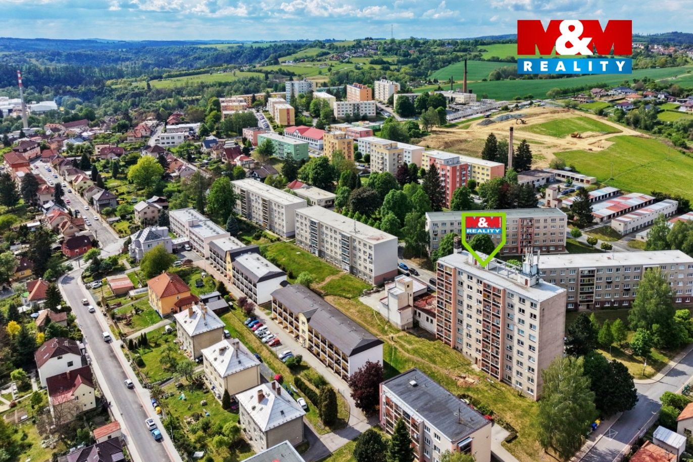 dům a okolí