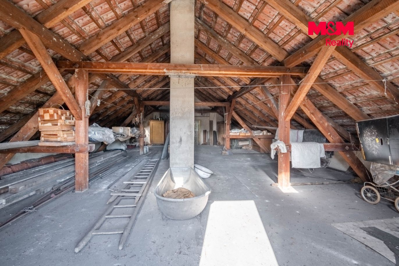 DLC_7311-HDR.jpg
