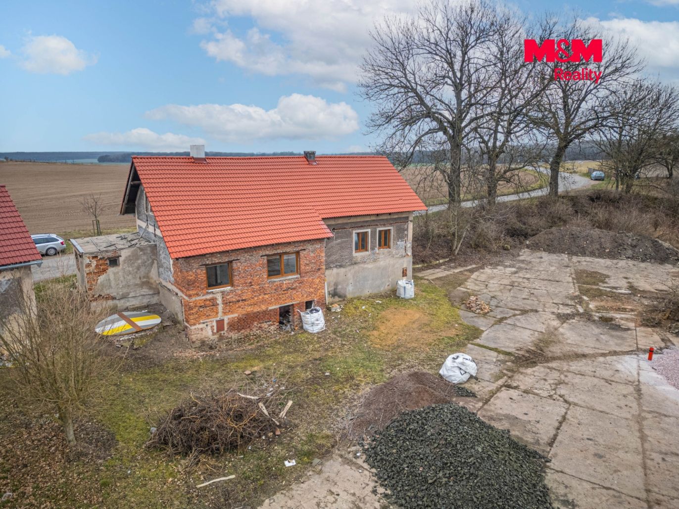 Dům