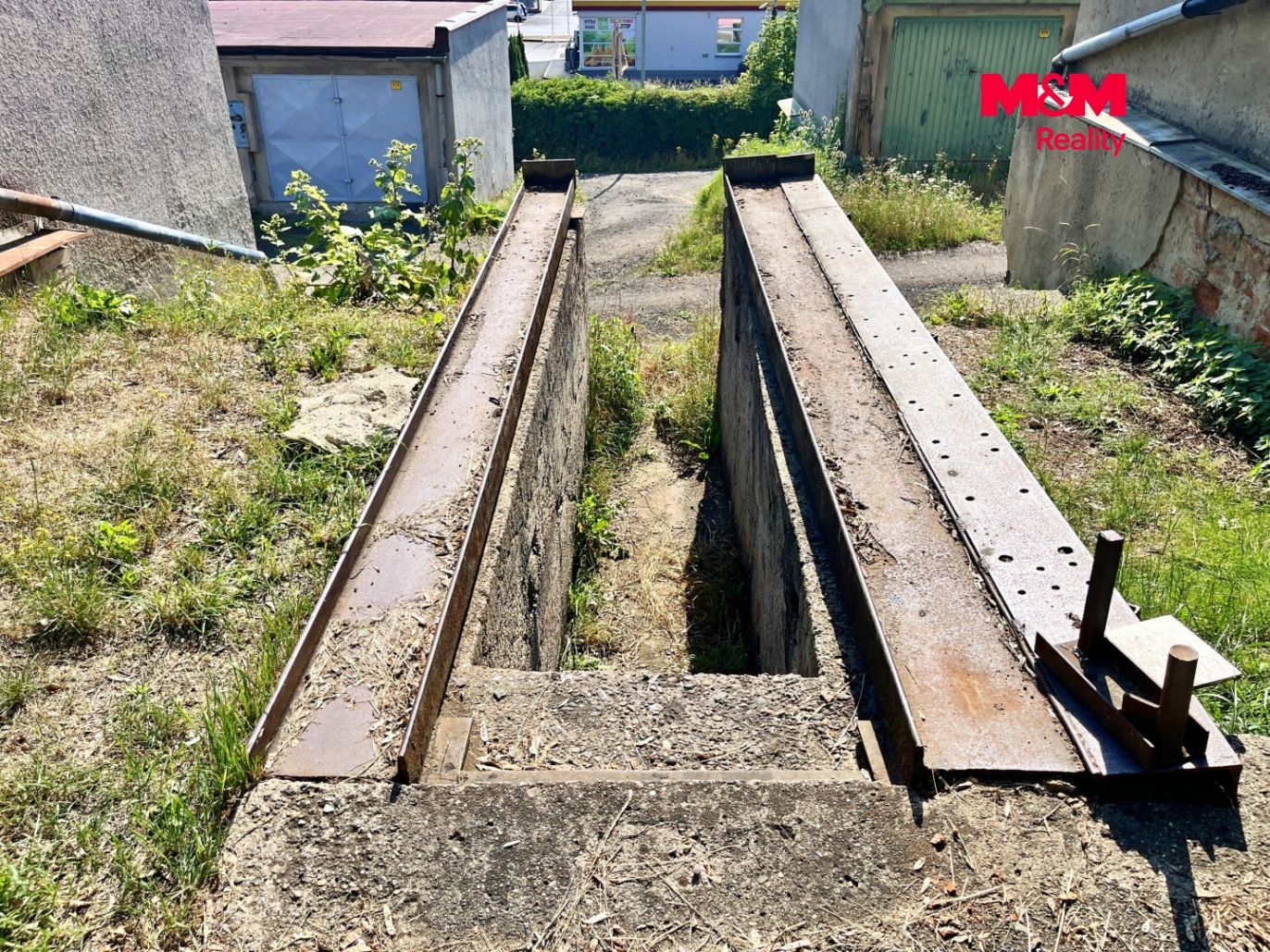 servisní jáma