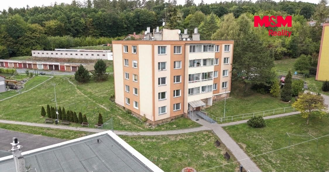 POHLED NA DŮM