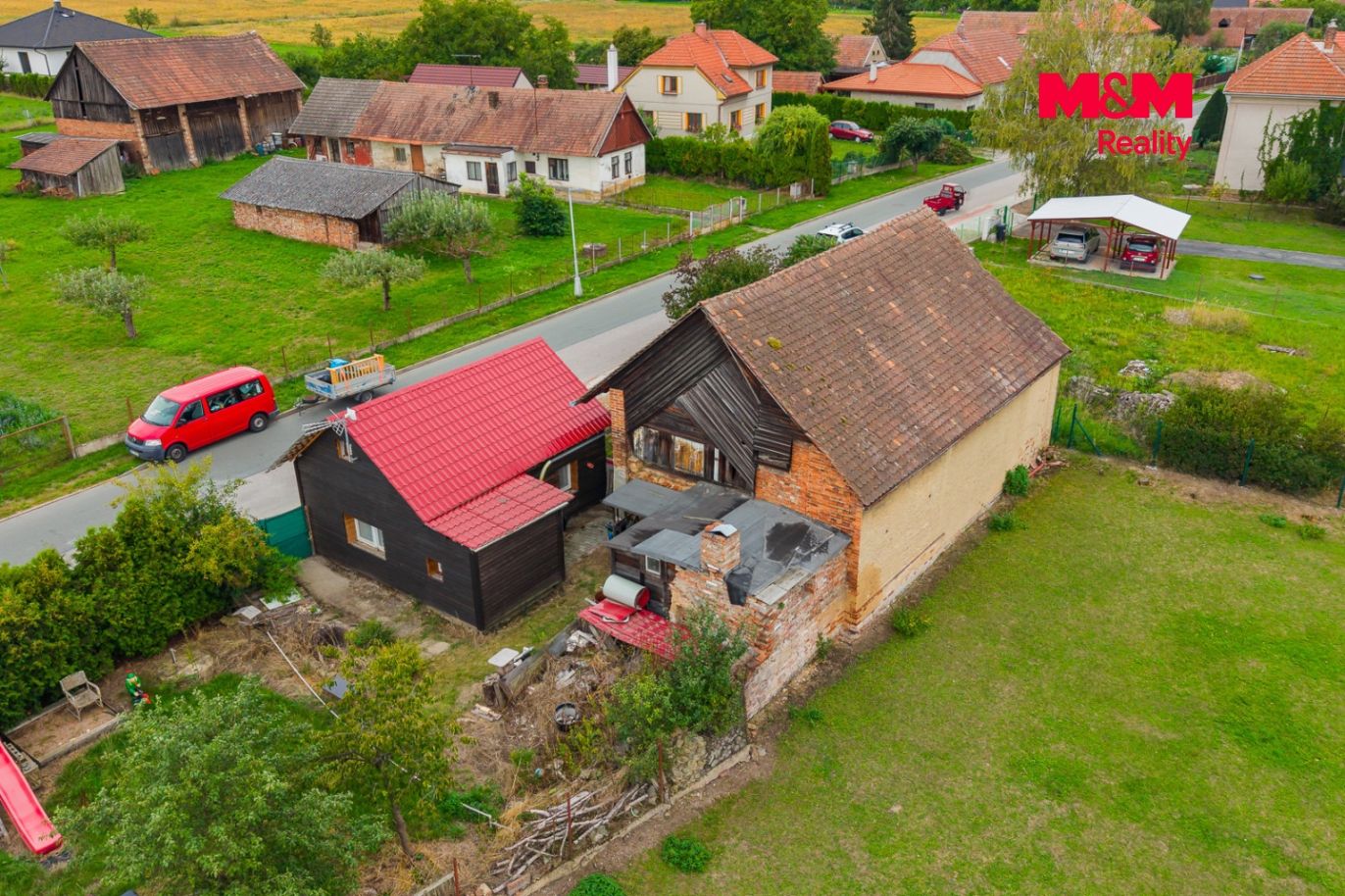 DJI_chatka_dron_ještě blíž1_D.jpg