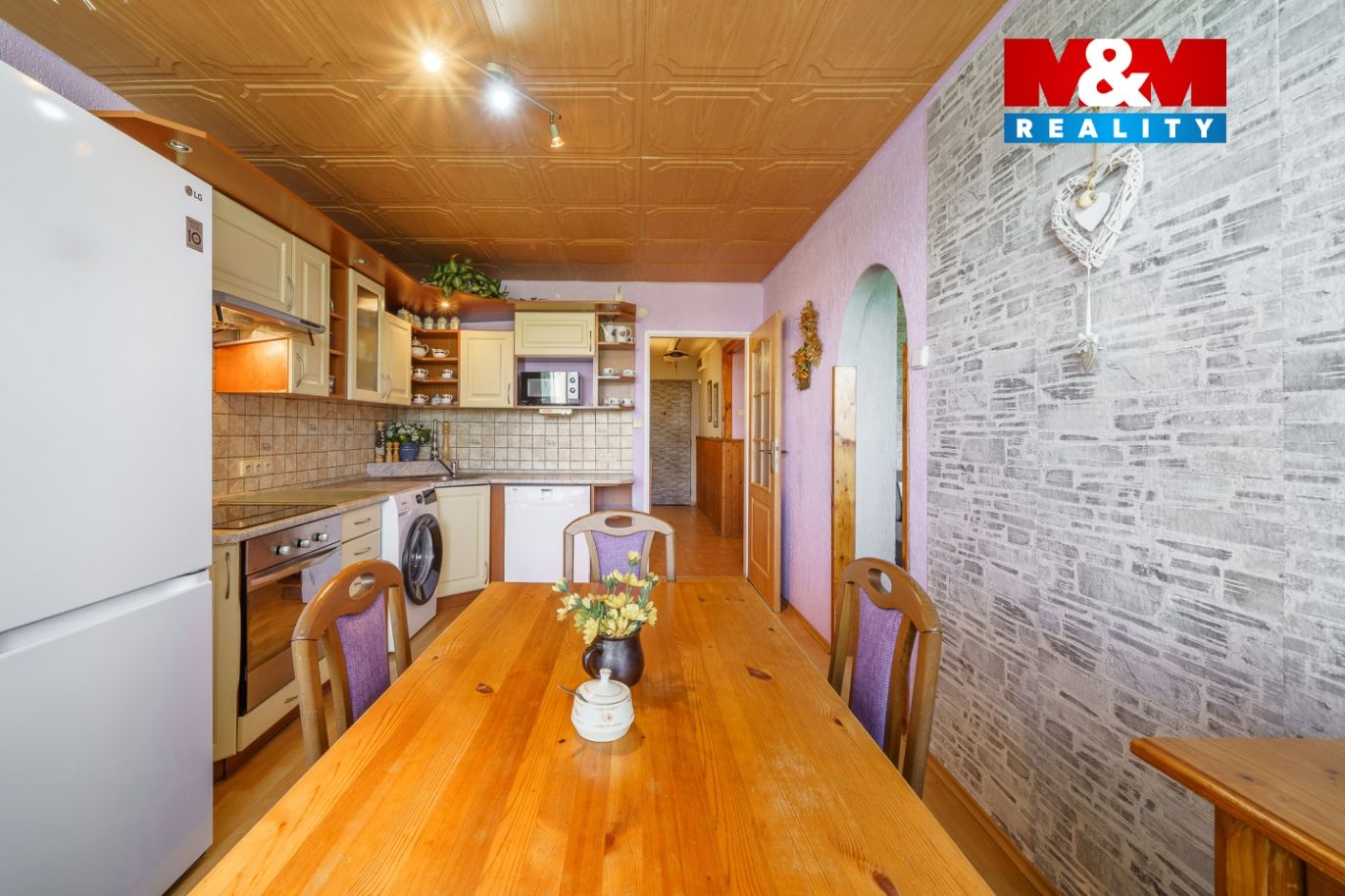 Prodej bytu 3+1, 70 m², Měděnec, ul. Náměstí
