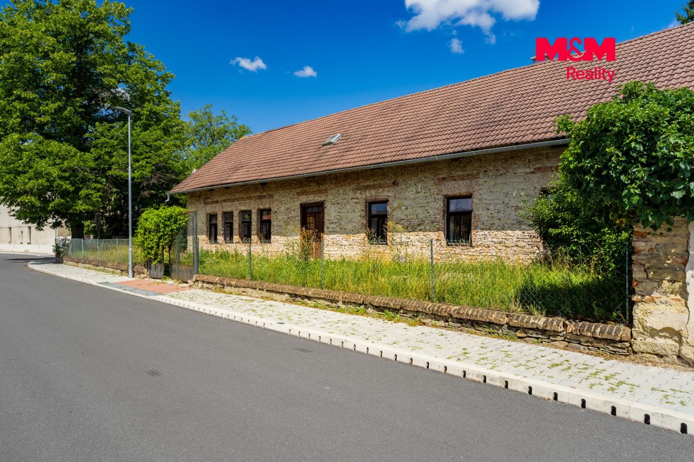 Dům