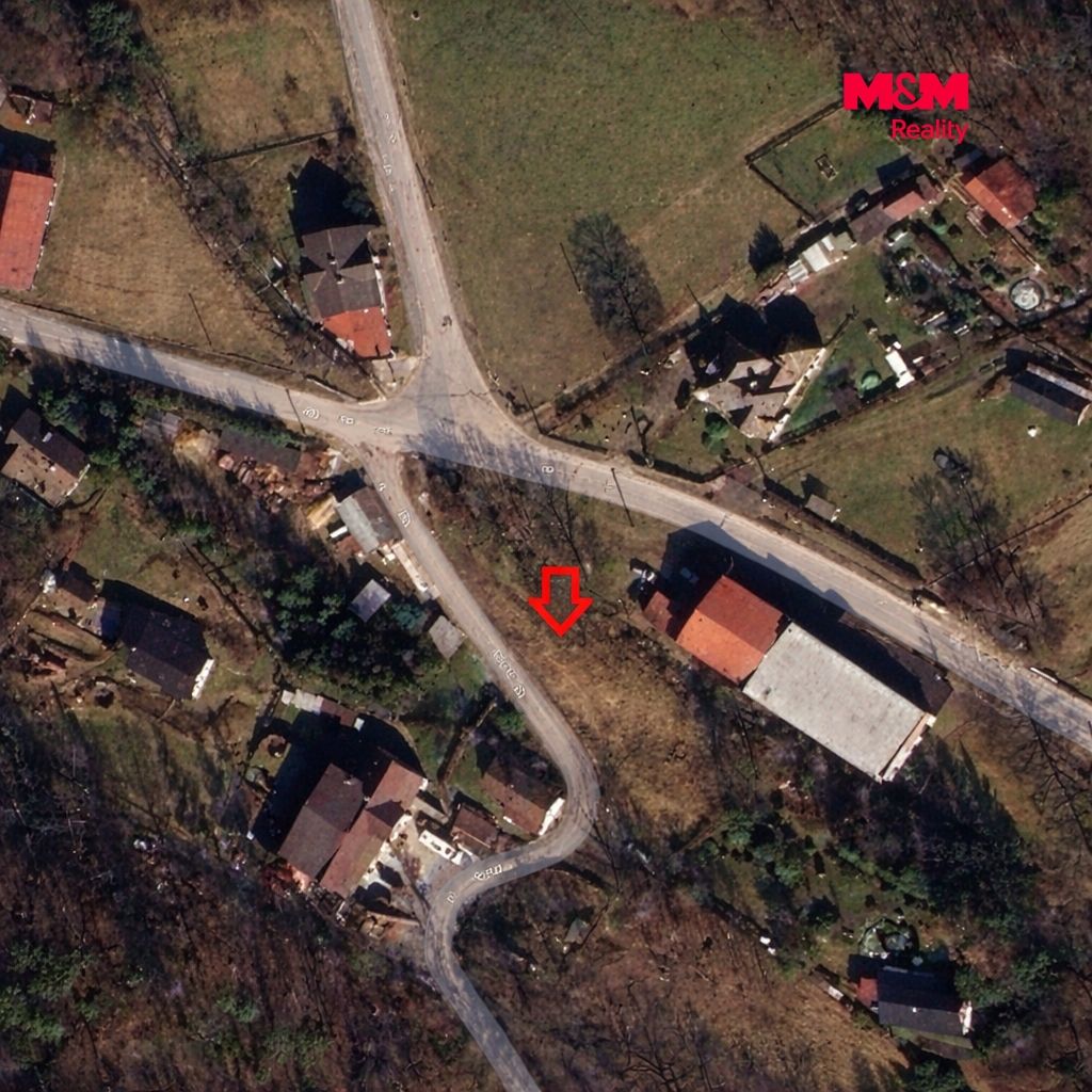 Pohled na pozemek 