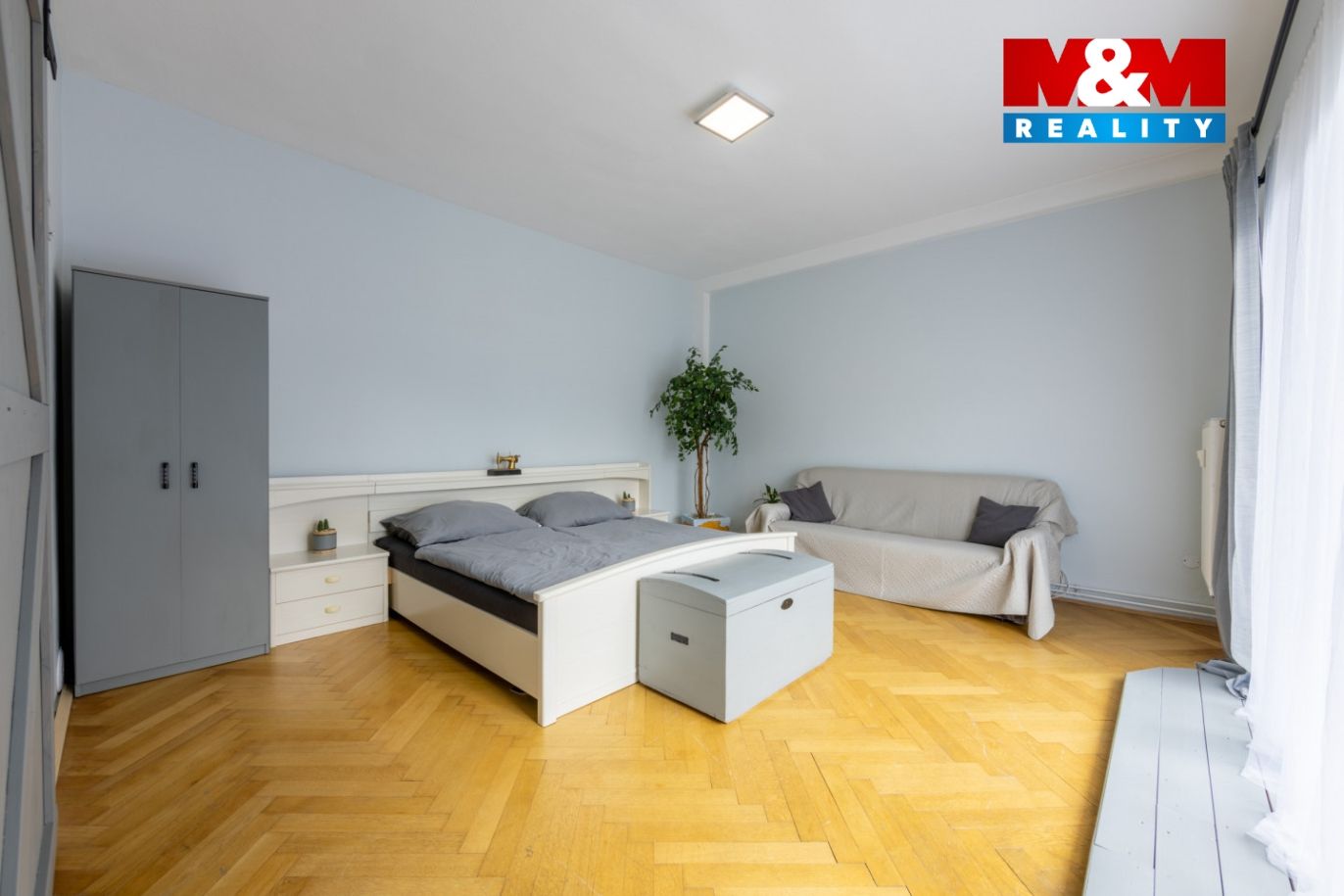 c9731085-a4bc-4aaa-9aed-ae21e22414bc.jpg